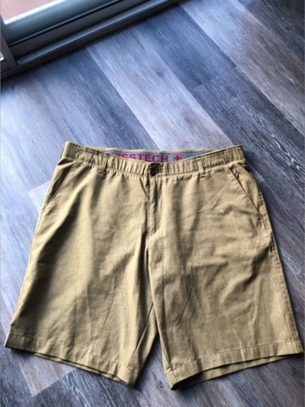 Swiss Tech Tan Cargo Men's Brown Flat Front Shorts Size 38
